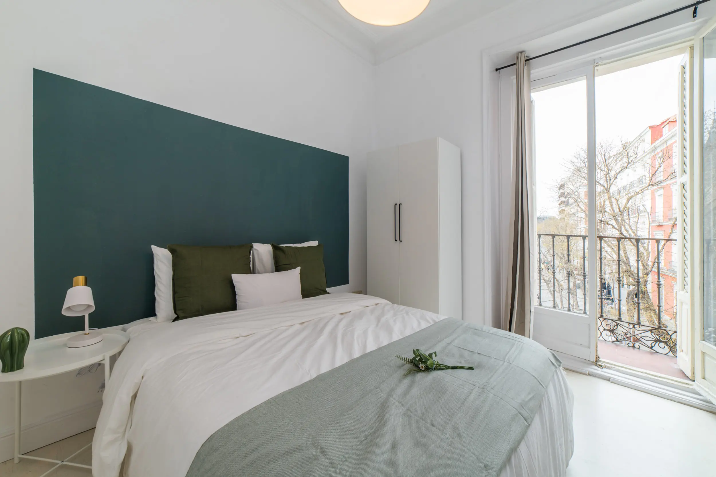 Private room in Madrid photo 2