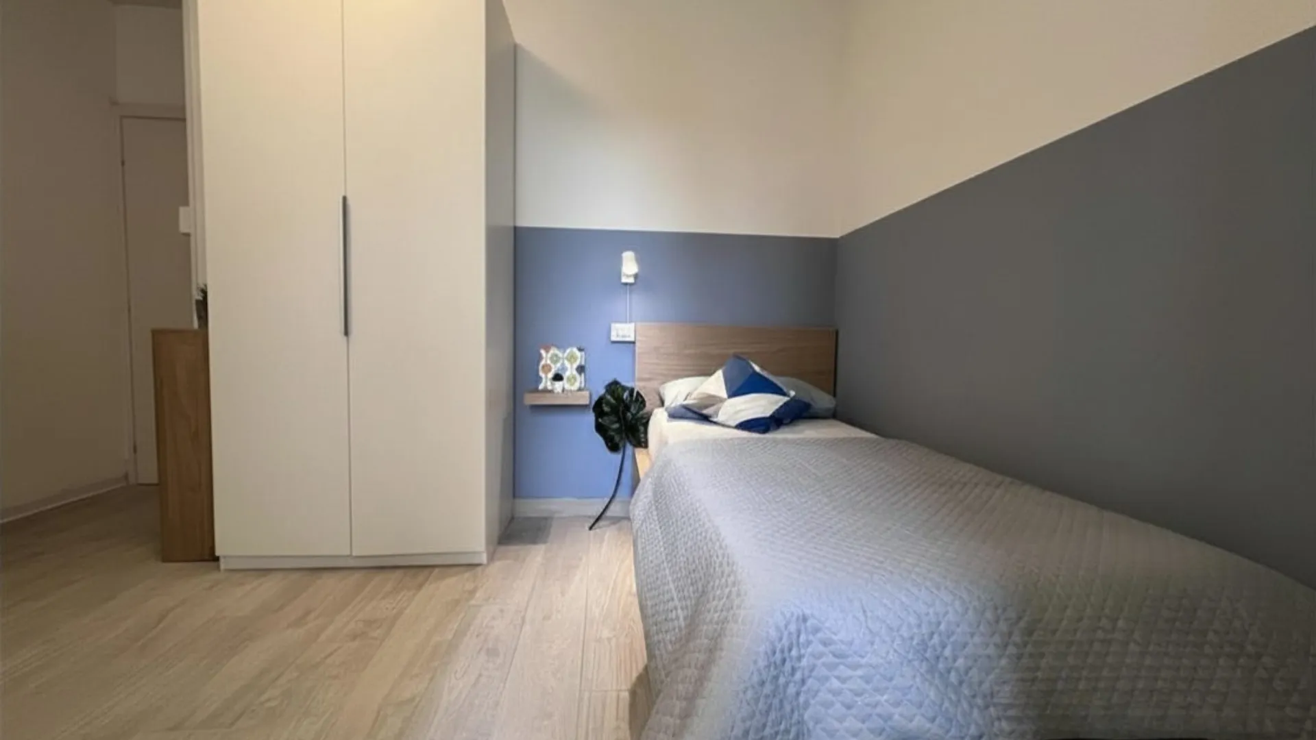 Private room in Milan photo 3